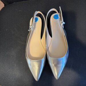 Women's Nine West Gold metallic pointy toe  flat slingbacks size 7.5. NWT.